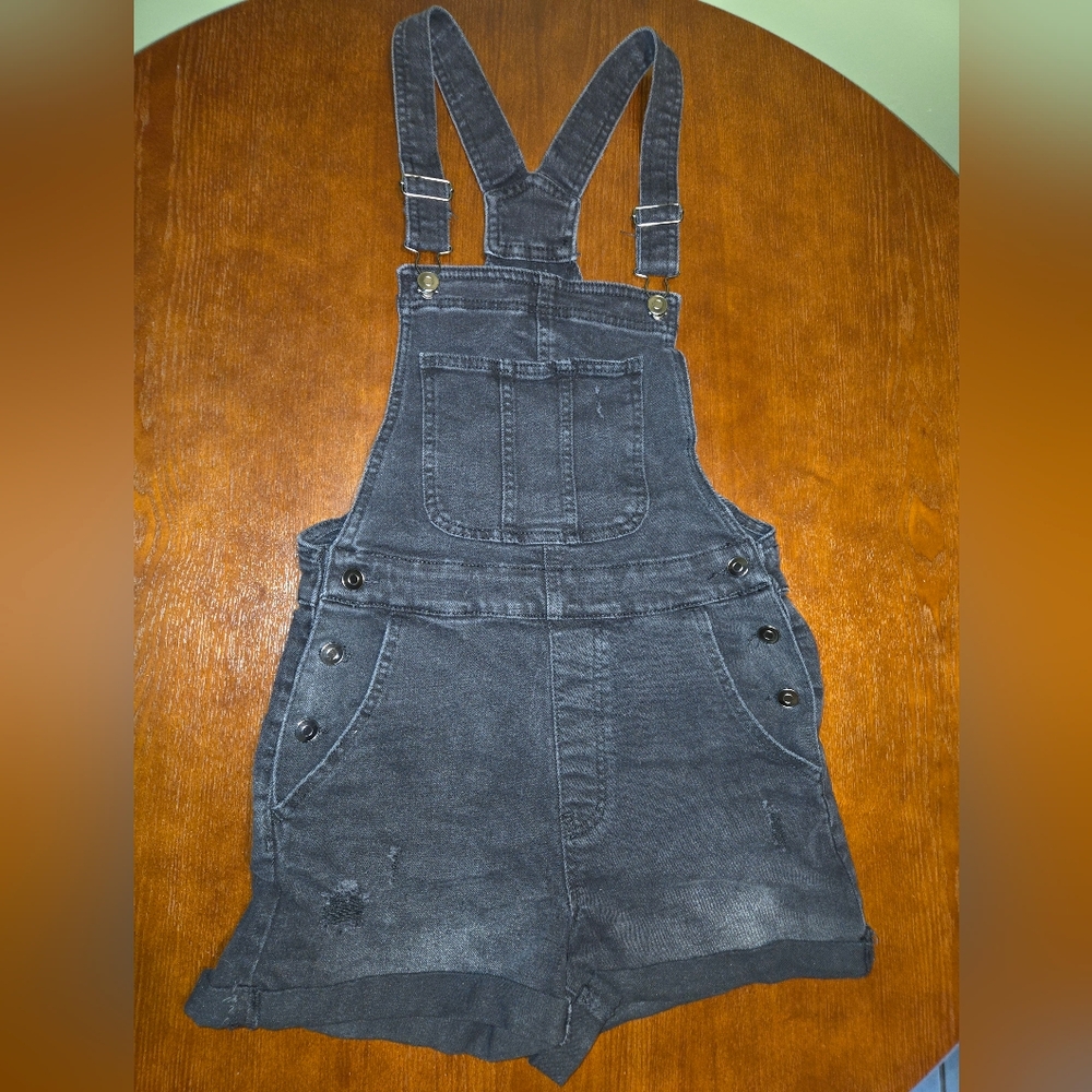 No Boundaries Medium Women's Black Denim Overall Shorts Distressed